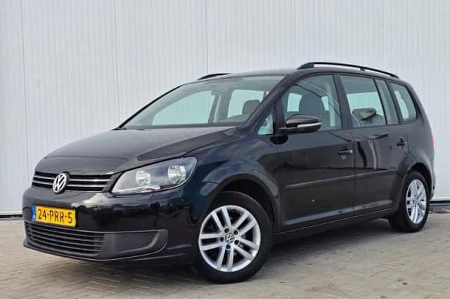 Volkswagen Touran (2010) thumbnail 2