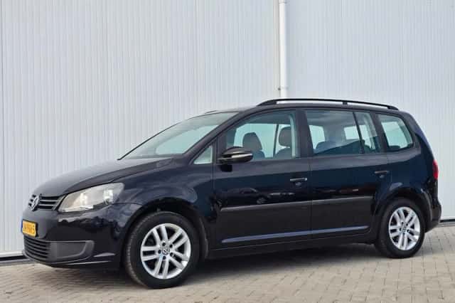 Volkswagen Touran (2010) thumbnail 3
