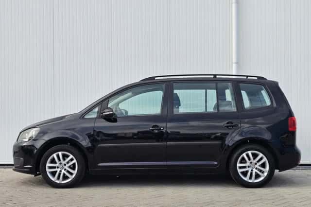 Volkswagen Touran (2010) thumbnail 4
