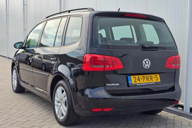 Volkswagen Touran (2010) thumbnail 6