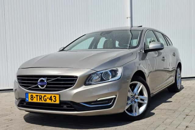 Volvo V60 (2014) thumbnail 1