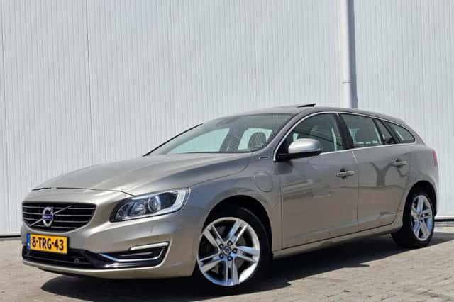 Volvo V60 (2014) thumbnail 2
