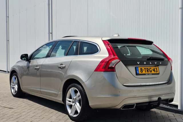 Volvo V60 (2014) thumbnail 6