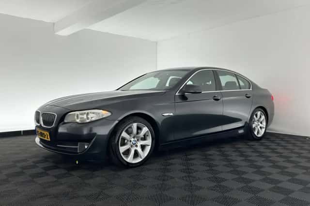 BMW 5-Serie (2010) thumbnail 3
