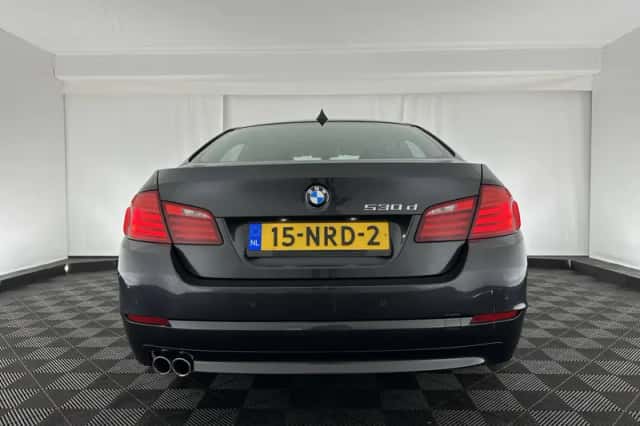BMW 5-Serie (2010) thumbnail 5