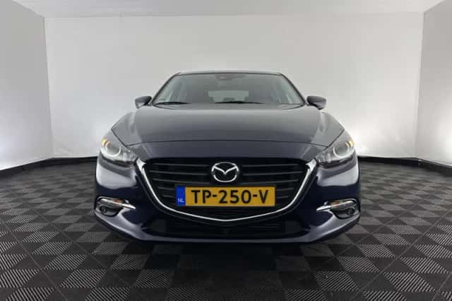 Mazda 3 (2018) thumbnail 3