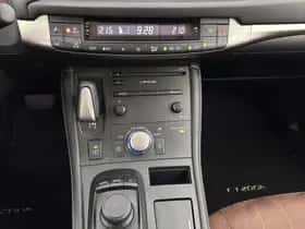 Lexus CT (2014) thumbnail 17