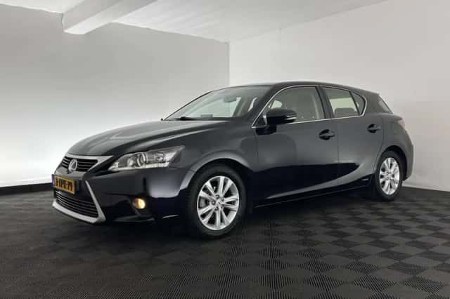 Lexus CT (2014) thumbnail 4