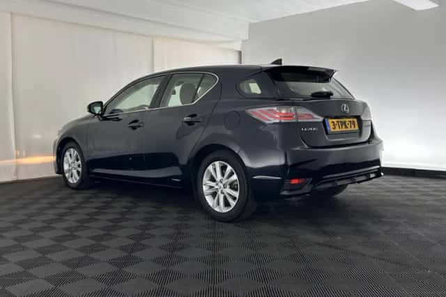 Lexus CT (2014) thumbnail 5