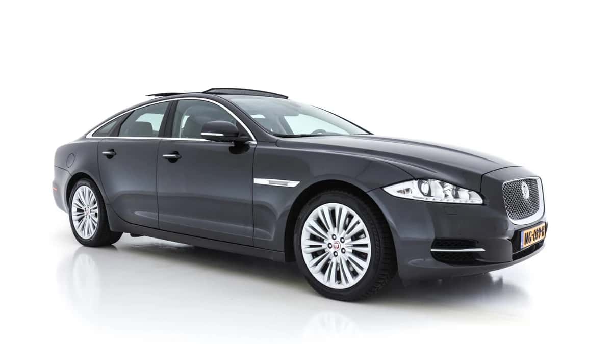 Jaguar XJ (2015) — foto 1