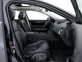 Jaguar XJ (2015) thumbnail 13