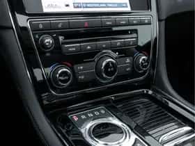 Jaguar XJ (2015) thumbnail 15