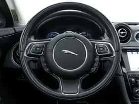 Jaguar XJ (2015) thumbnail 18