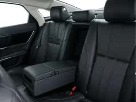 Jaguar XJ (2015) thumbnail 26