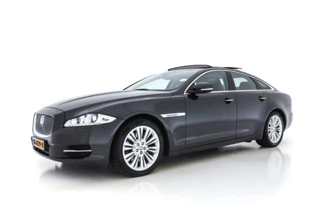 Jaguar XJ (2015) thumbnail 4