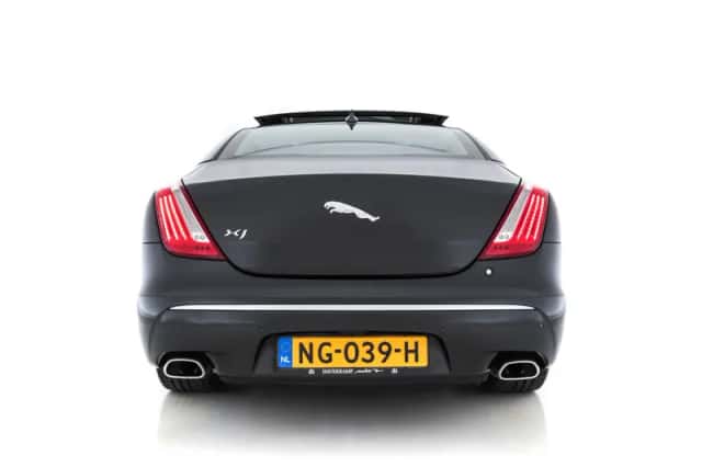 Jaguar XJ (2015) thumbnail 6