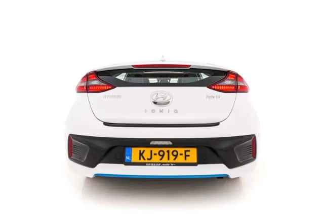 Hyundai Ioniq (2016) thumbnail 6