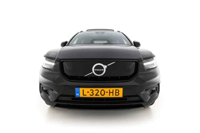 Volvo XC40 (2021) thumbnail 3