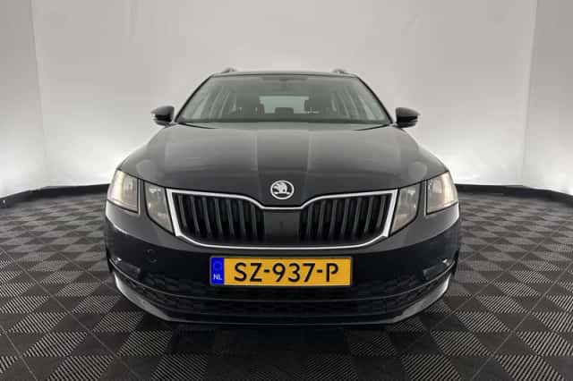 Škoda Octavia (2018) thumbnail 2
