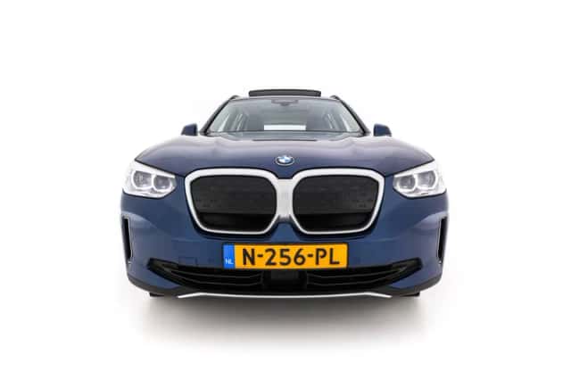 BMW iX3 (2021) thumbnail 3