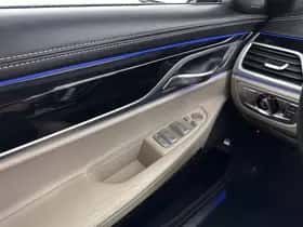 BMW 7-Serie (2017) thumbnail 27
