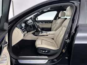 BMW 7-Serie (2017) thumbnail 10