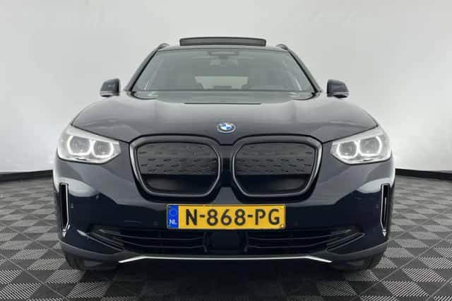 BMW iX3 (2021) thumbnail 3