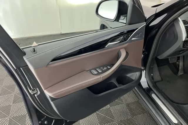 BMW iX3 (2021) thumbnail 24