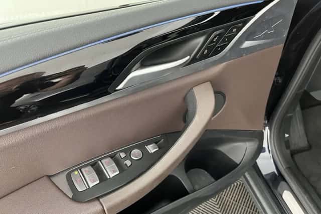 BMW iX3 (2021) thumbnail 25