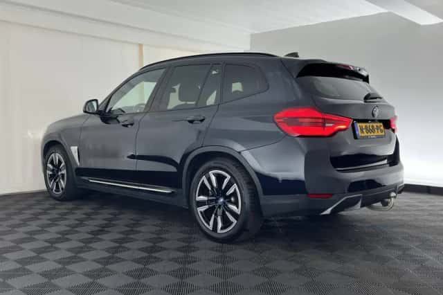 BMW iX3 (2021) thumbnail 5