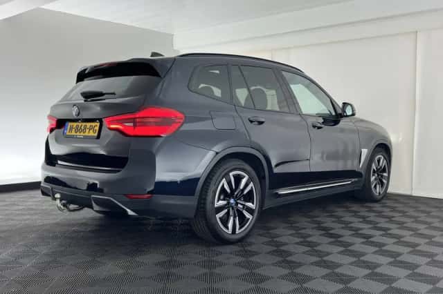 BMW iX3 (2021) thumbnail 7