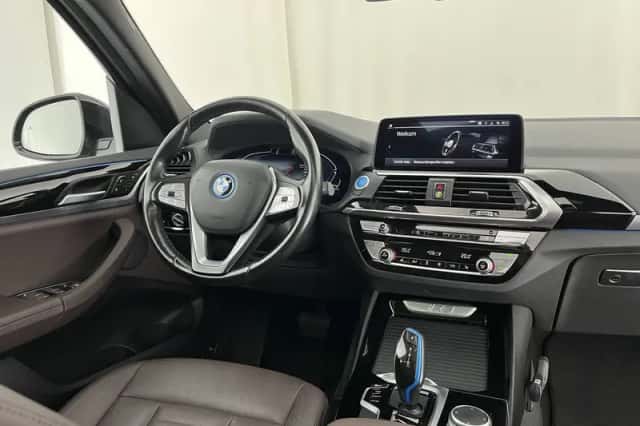 BMW iX3 (2021) thumbnail 8