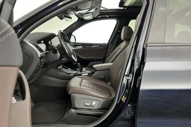 BMW iX3 (2021) thumbnail 9