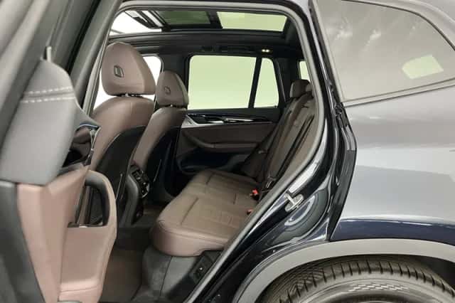 BMW iX3 (2021) thumbnail 10