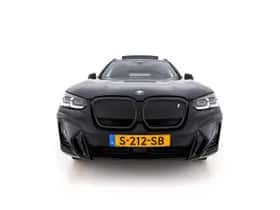 BMW iX3 (2023) thumbnail 2