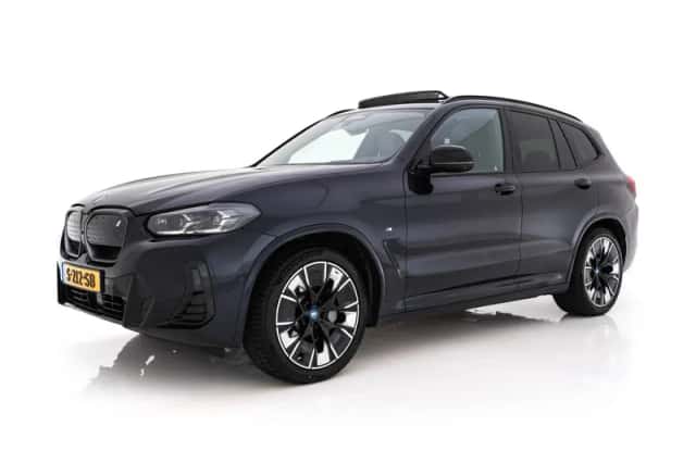 BMW iX3 (2023) thumbnail 3