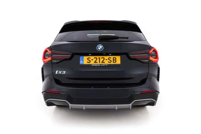 BMW iX3 (2023) thumbnail 5