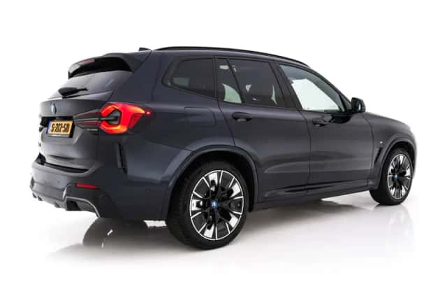 BMW iX3 (2023) thumbnail 6
