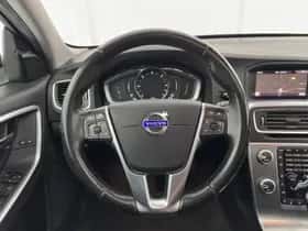 Volvo V60 (2017) thumbnail 19