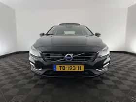 Volvo V60 (2017) thumbnail 3
