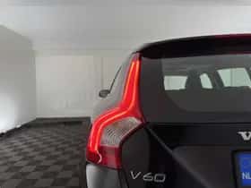 Volvo V60 (2017) thumbnail 24