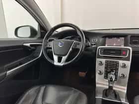 Volvo V60 (2017) thumbnail 9