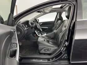 Volvo V60 (2017) thumbnail 10