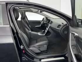 Volvo V60 (2015) thumbnail 13