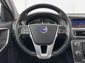 Volvo V60 (2015) thumbnail 17