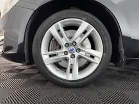 Volvo V60 (2015) thumbnail 21