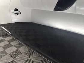 Volvo V60 (2015) thumbnail 30