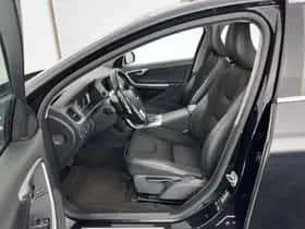 Volvo V60 (2015) thumbnail 10