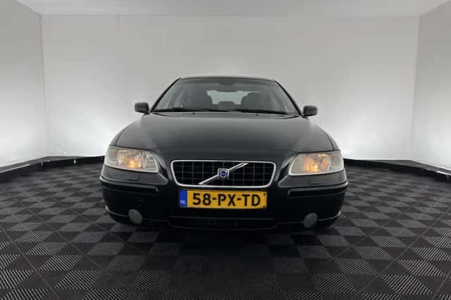 Volvo S60 (2005) thumbnail 2