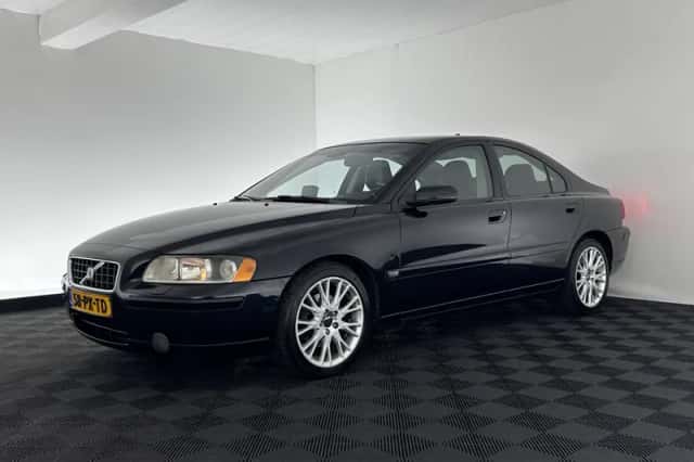 Volvo S60 (2005) thumbnail 3